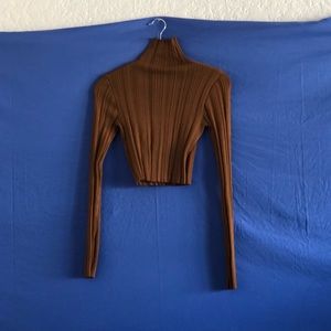 Long sleeve crop top